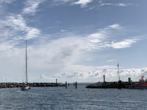 Lorrikeet verlässt den Hafen von Kühlungsborn