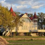 Schöne Villa in Borgholms Abendlicht