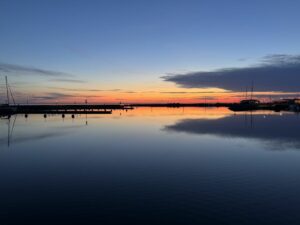 Abendstimmung über dem Hafen von Borgholm