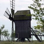 Eine der vielen Bockwindmühlen auf Öland