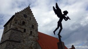 An der Kirche in Simrishamn
