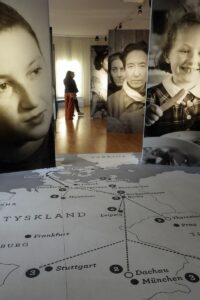 Eingang zur Ausstellung "Willkommen in Schweden"