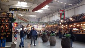 Street Food Markt in einer ehemalige Werfthalle in Helsingør 