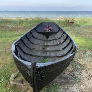 Altes Boot am Strand von Åhus 