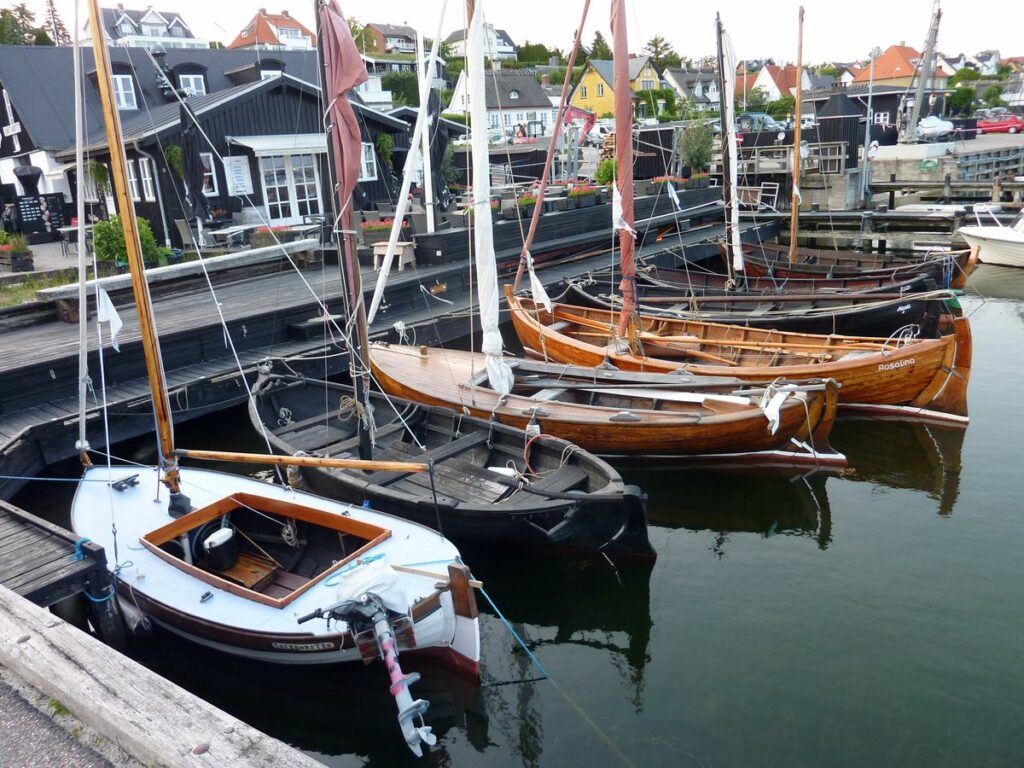 Ehemalige Fischerboote im Hafen von Snekkersten