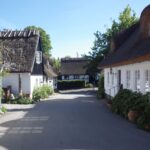 Auf dem Weg vom Hafen in die Altstadt nehmen wir nicht den direkten Weg und werden durchden Anblick von netten kleinen Häuschen belohnt