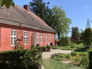 Im schönen Garten des Frederikssund Museums