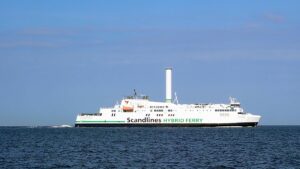 Die Scandline Fähre zwischen Warnemünde und Gedser mit Flettnerrotor zum Energiesparen